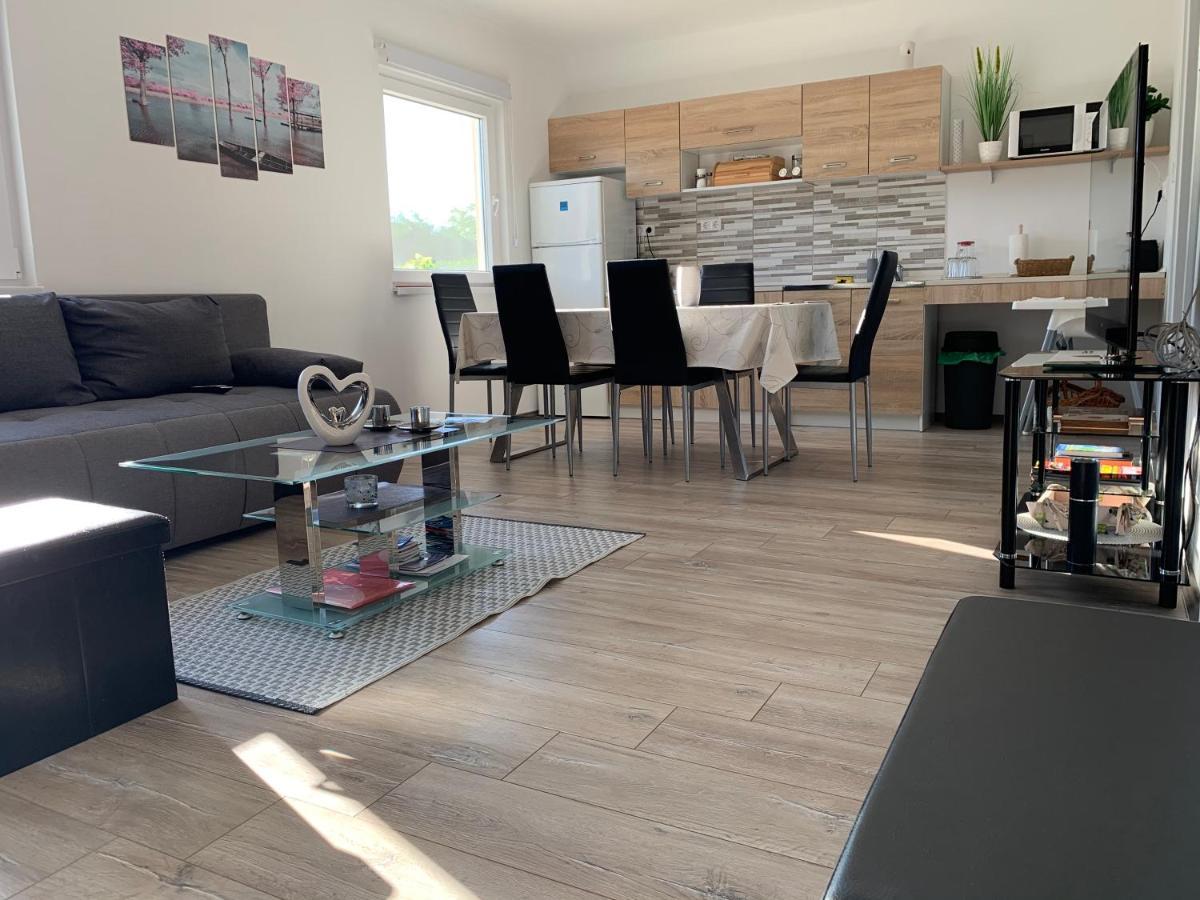 Fullhouse Apartmanhaz Zamárdi Zewnętrze zdjęcie